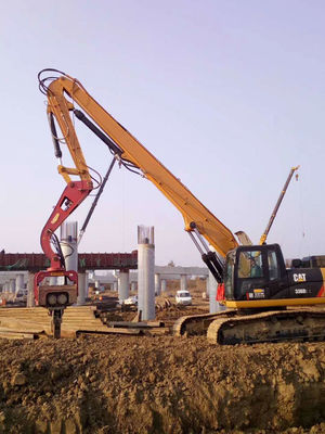 قيادة الكومة وسحب الكومة الحفّار ذراع قيادة الكومة CAT340 مخصصة مع سائق الكومة