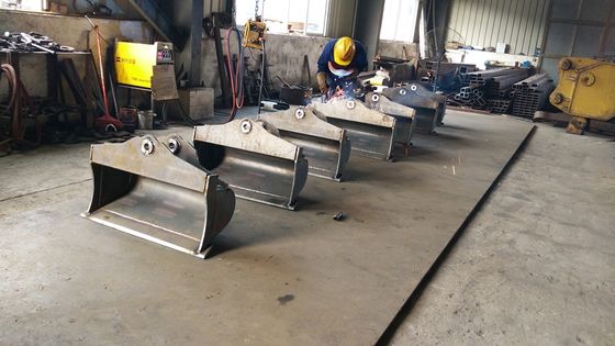 جرافة هيكلية للحفارات 312 Pc130، ملحقات حفارات خلفية متينة